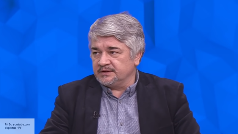 Ищенко: целый год Зеленский лишь повторяет действия Порошенко