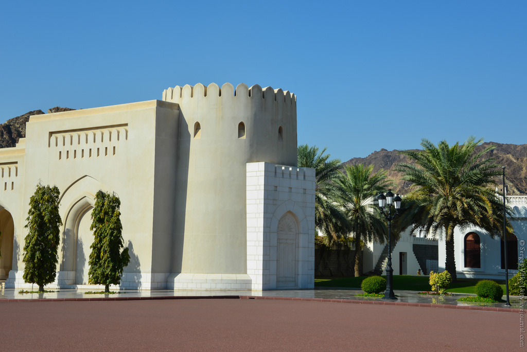 Как сегодня живется народу  в стране абсолютной монархии ? абсолютная монархия