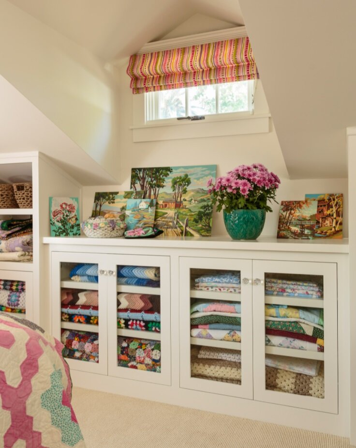 "Царство хендмейда": красочный интерьер дома, украшенный цветочными узорами, винтажными вещами и вышивкой для дома и дачи,интерьер