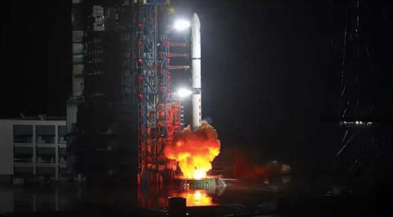 Китай отправил на орбиту три спутника Yaogan 35. Местные СМИ говорят об их использовании для научных экспериментов и в сельском хозяйстве, эксперты указывают на военное назначение