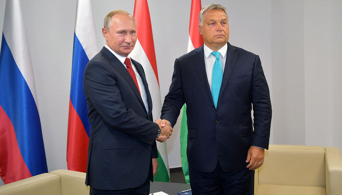 Президент России Владимир Путин и премьер-министр Венгрии Виктор Орбан во время встречи в Будапеште