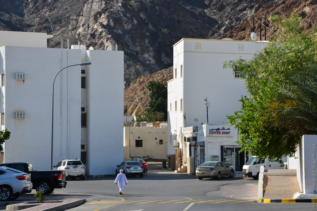 Как сегодня живется народу  в стране абсолютной монархии ? абсолютная монархия