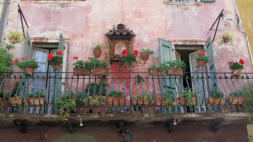 classic italian balcony 35 Worlds Most Beautiful Balconies