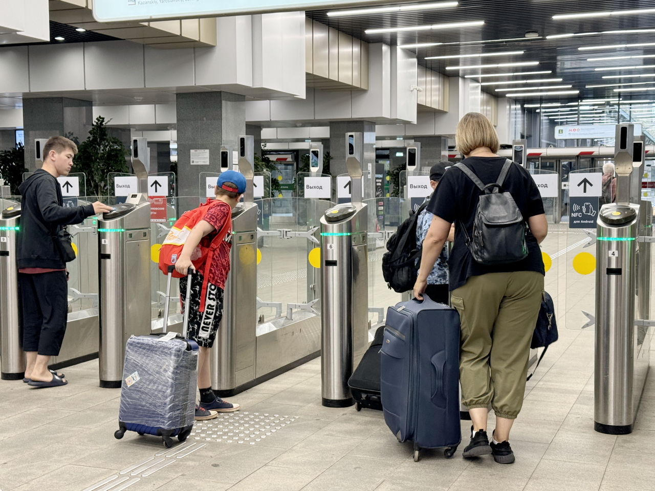 Пассажиры устроили давку в екатеринбургском аэропорту Кольцово из-за сообщения о бомбе