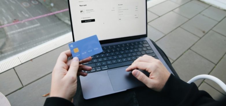 Центробанк объяснил, как избежать блокировки карты за сомнительный перевод