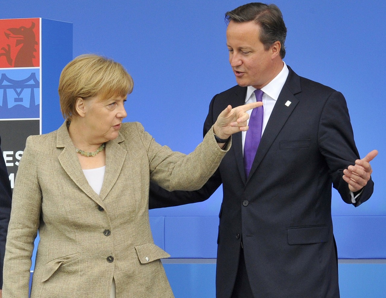 http://d.ibtimes.co.uk/en/full/1407591/britains-prime-minister-david-cameron-r-greets-german-chancellor-angela-merkel.jpg