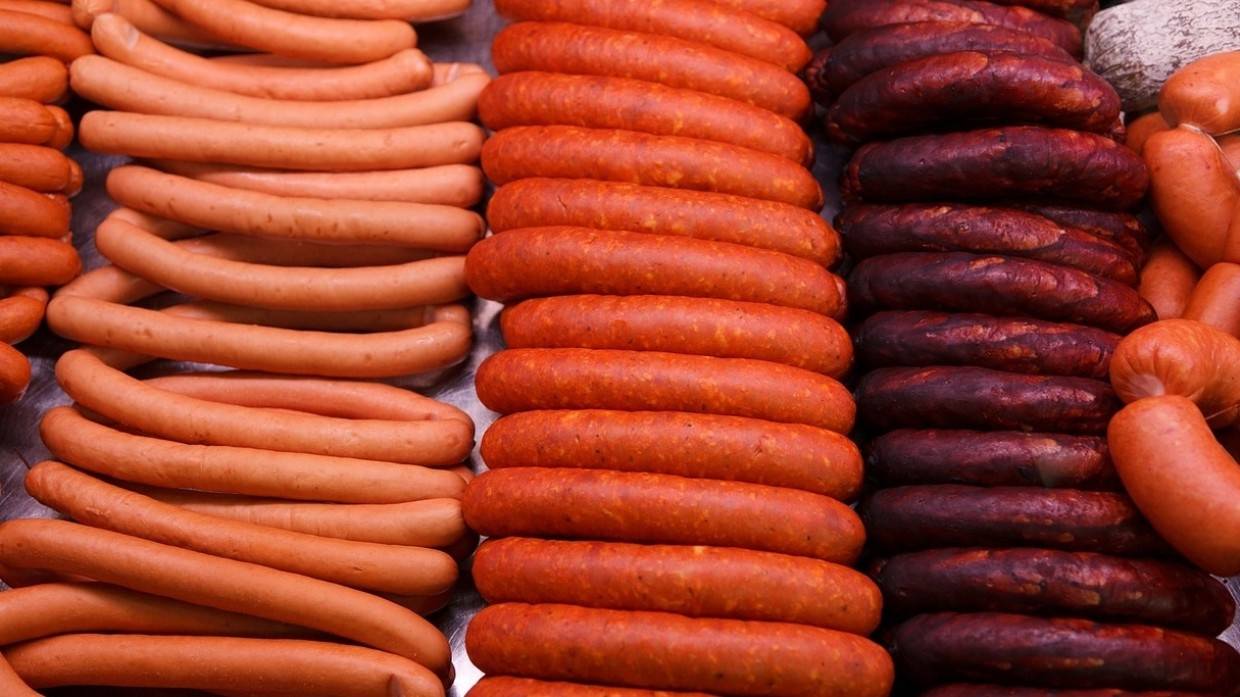 Российские производители колбас и сосисок предупредили о подорожании продукции
