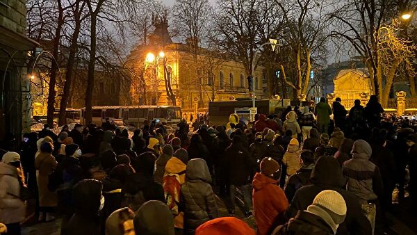 В Киеве завершилась акция в поддержку националиста Стерненко Лента новостей