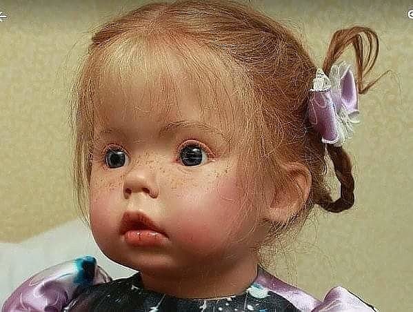 В России создали такую куклу .Я хочу, чтобы наши девчонки были похожи на неё,а не на Барби.... Одни веснушки чего стоят!!!!!