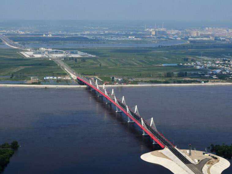 В Благовещенске открыли первый автомобильный мост между Россией и Китаем: озвучена стоимость проезда (ВИДЕО)