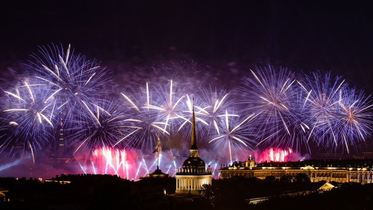 Милонов осудил «негодяев, подпортивших подросткам «Алые паруса» Общество