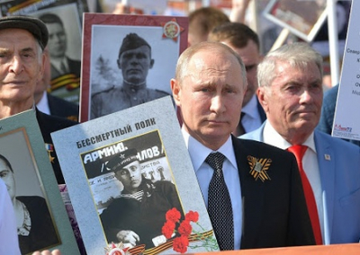 «Бессмертный полк» переносится на следующий год — Путин