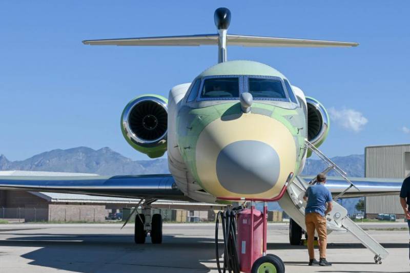 Самолет РЭБ EC-37B Compass Call. Прогресс и задержки Самолет РЭБ EC-37B Compass Call. Прогресс и задержки ввс