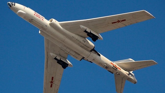 Бомбардировщик Н-6 (китайский вариант Ту-16).