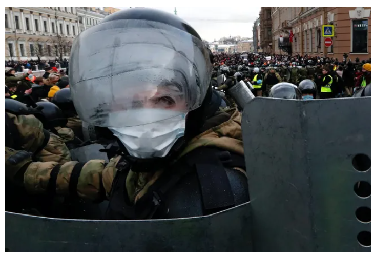 «С хулиганами и провокаторами никакого разговора быть не может». Дмитрий Песков — об акциях протеста 31 января