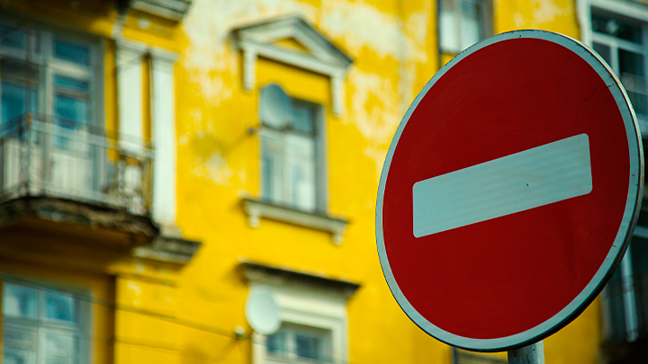 ВМЕСТО РЕШЕНИЯ ПРОБЛЕМЫ – СЛОВОБЛУДИЕ. МИНСТРОЙ СРЫВАЕТ ПОРУЧЕНИЕ ПУТИНА ПО АВАРИЙНОМУ ЖИЛЬЮ