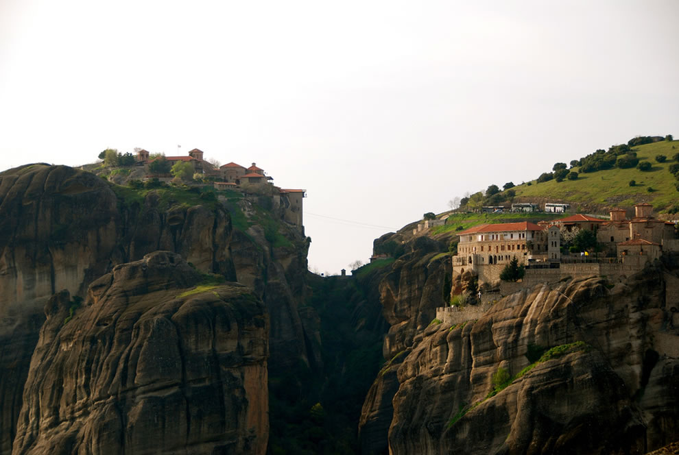 Монастыри Метеоры между небом и землёй интересное,монастыри Метеоры,путешествия,скалы,  Греция