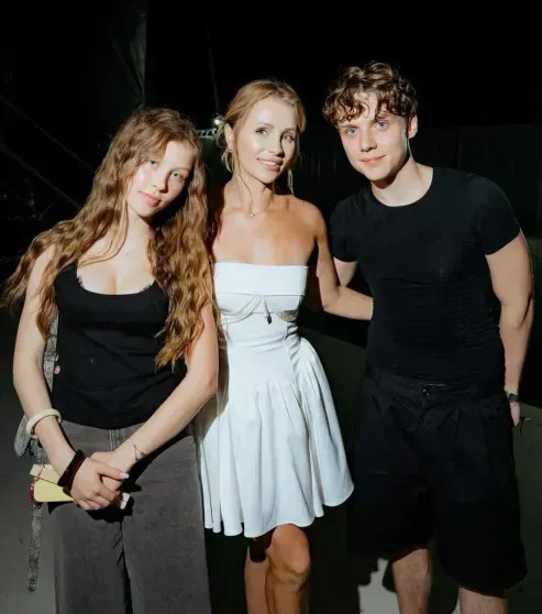 Анна Пересильд снялась в бикини на отдыхе с Ваней Дмитриенко ПересильдАнна, Дмитриенко, Пересильд, ПересильдФото, вместе, этого, Ваней, актрисы, встречается, Весной, засняли, осенью, вышла, Алексея, впервые, прошлого, романе, около, Учителя, поцелуями