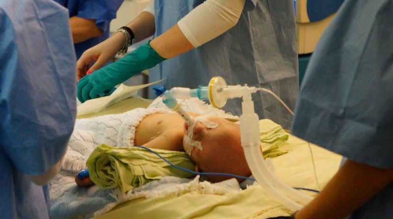 В Петербурге спасли жизнь малышке со злокачественной опухолью