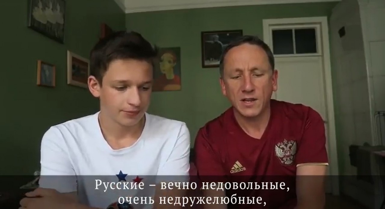 Жутко мило и запредельно честно: отец и сын из Англии развенчали главные мифы о России