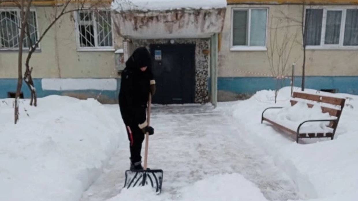 Глава Самары призвала жильцов очищать свои балконы от снега и сосулек самостоятельно