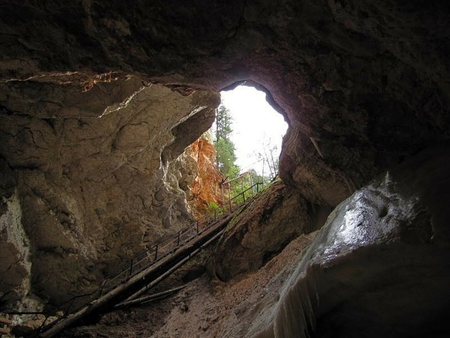 В краю пещер, загадок и чудес... костра, только, здесь, пещеры, место, когда, больше, местной, около, всего, обязательно, более, среди, метров, просто, будет, месяц, может, неизвестно, практически