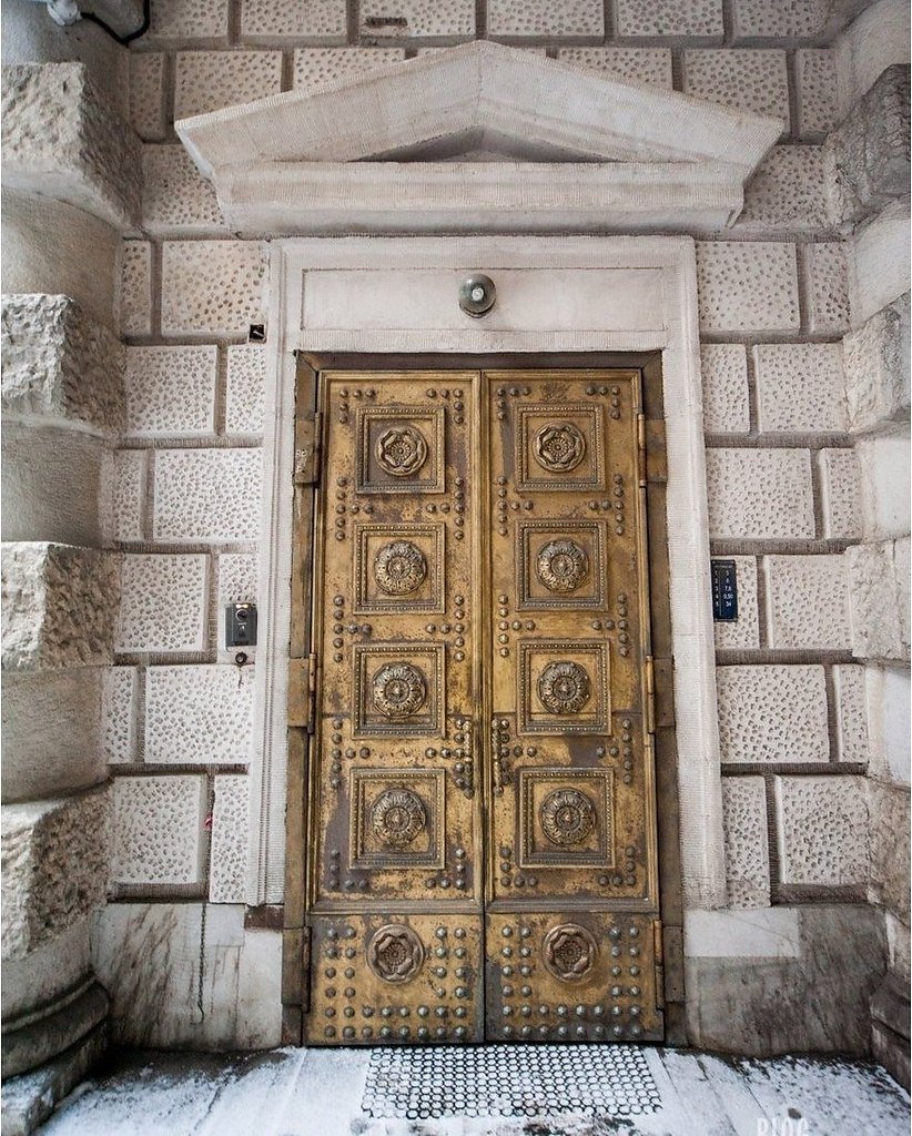 Старинные двери Петербурга - отдельный вид искусства