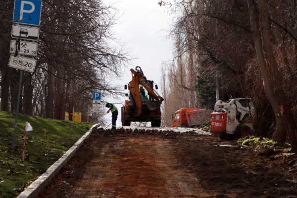 В Севастополе продолжается ремонт дорог