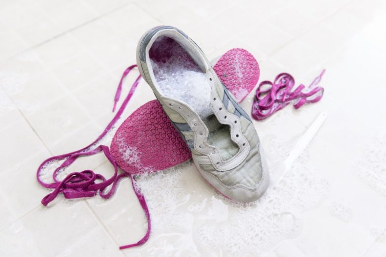 Как стирать обувь в стиральной машинке домоводство,полезные советы,уход за обувью