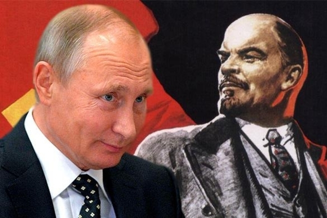Putin heavily framed fighters for the removal of Lenin's body from the Mausoleum