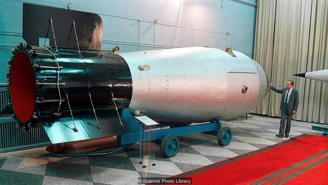 Царь-бомба: атомная бомба, которая была слишком мощной для этого мира атомная бомба, наука, оружие моссого уничтожения