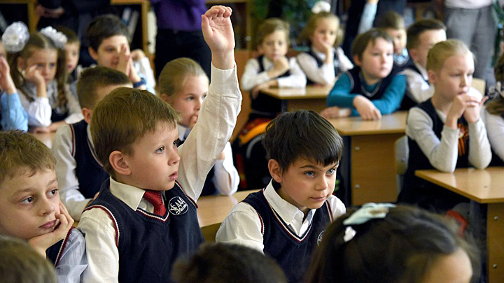 ПЕРВОКЛАШЕК НАУЧАТ БЫТЬ РУССКИМИ: ГЛАВНЫЙ УРОК ДЛЯ МАЛЫШЕЙ