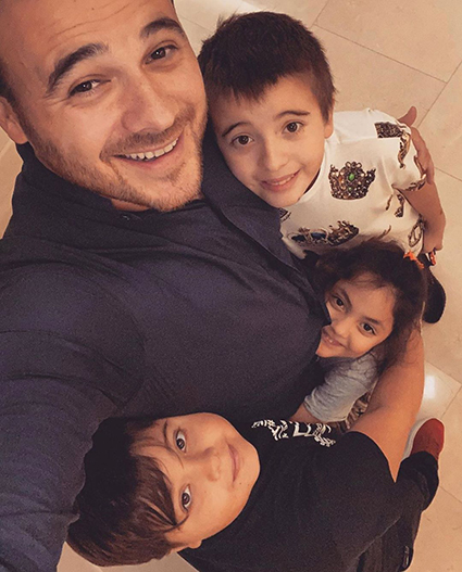 Как Стефания Маликова, Алсу, Павел Прилучный и другие звезды отметили первый День отца в России Звездные дети
