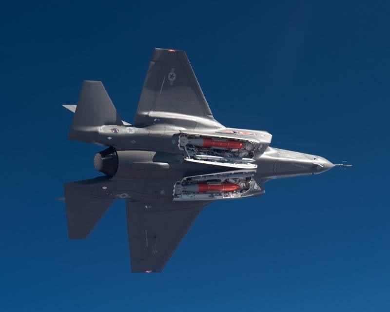 Почему F-35 такой «Нескафе» два в одном? ввс
