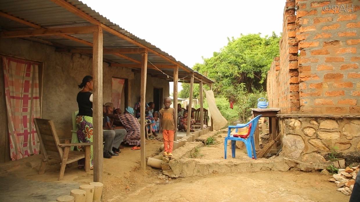 Мать убитого в ЦАР ребенка: Миротворцы ООН сбили мою дочь, убрали тело с дороги и уехали Мать убитого в ЦАР ребенка: Миротворцы ООН сбили мою дочь, убрали тело с дороги и уехали Весь мир