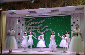 Транспортные полицейские Краснодара поздравили воспитанни-ков подшефного Ахтырского детского дома с новогодними праздниками