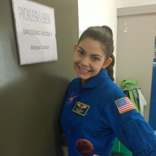  17-летняя девушка, которая собирается отправиться на Марс