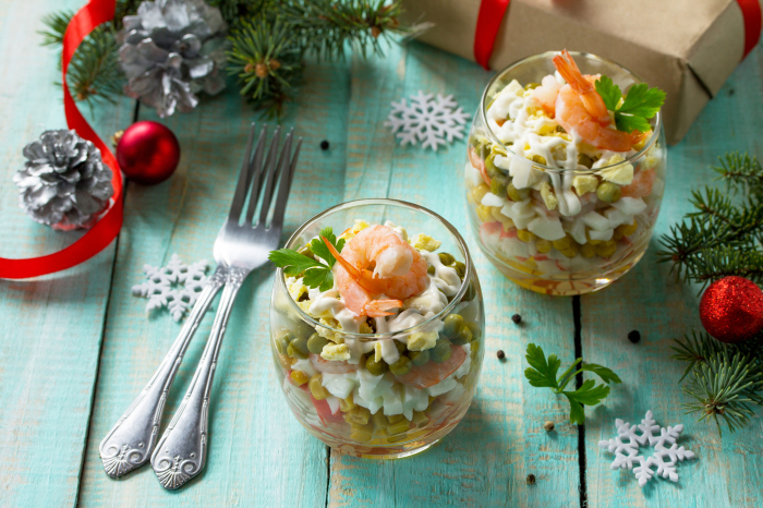 Очень вкусный новогодний салат с креветками. \ Фото: lifestyle.segodnya.ua.