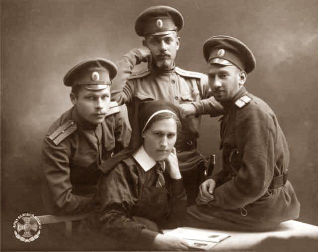 ПО СВОЕМУ СОСТАВУ БЕЛЫЕ АРМИИ БЫЛИ... РАБОЧЕ–КРЕСТЬЯНСКИМИ