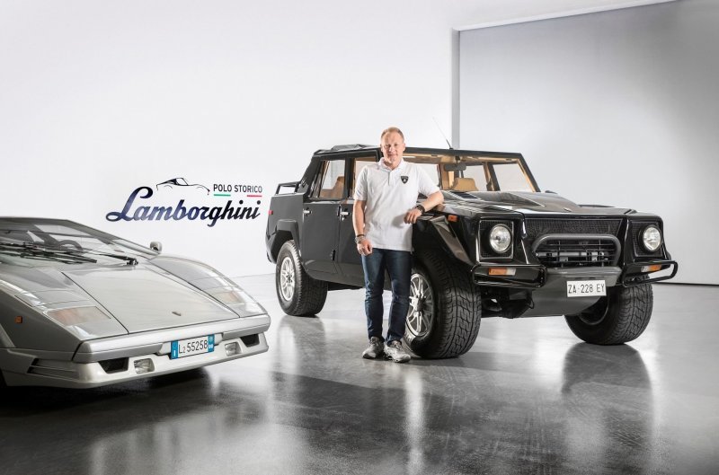 Внедорожник Lamborghini LM002, который принадлежал Саддаму Хуссейну 