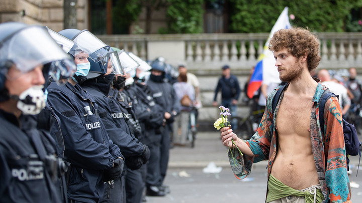 "Владимир, дайте нам свободу!": Берлинский майдан просит помощи у Путина