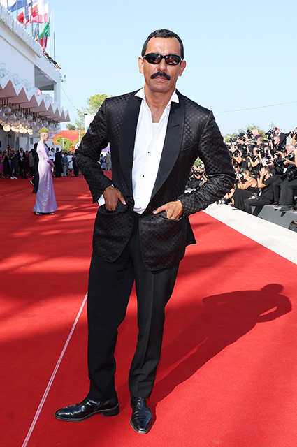 Венецианский кинофестиваль — 2022: Тильда Суинтон, Пенелопа Крус, Джулианна Мур на премьере фильма "Вечная дочь" Венецианский кинофестиваль — 2022: Тильда Суинтон, Пенелопа Крус, Джулианна Мур на премьере фильма "Вечная дочь" Красная дорожка