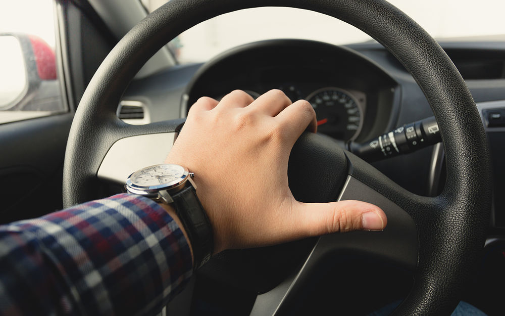 Посигналил во дворе — какой шанс, что прилетит штраф?