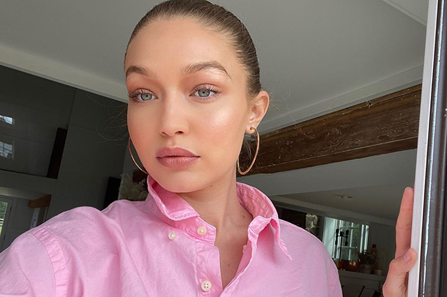 Клубника, роллы и булочки: беременная Джиджи Хадид показала, чем питалась во время самоизоляции