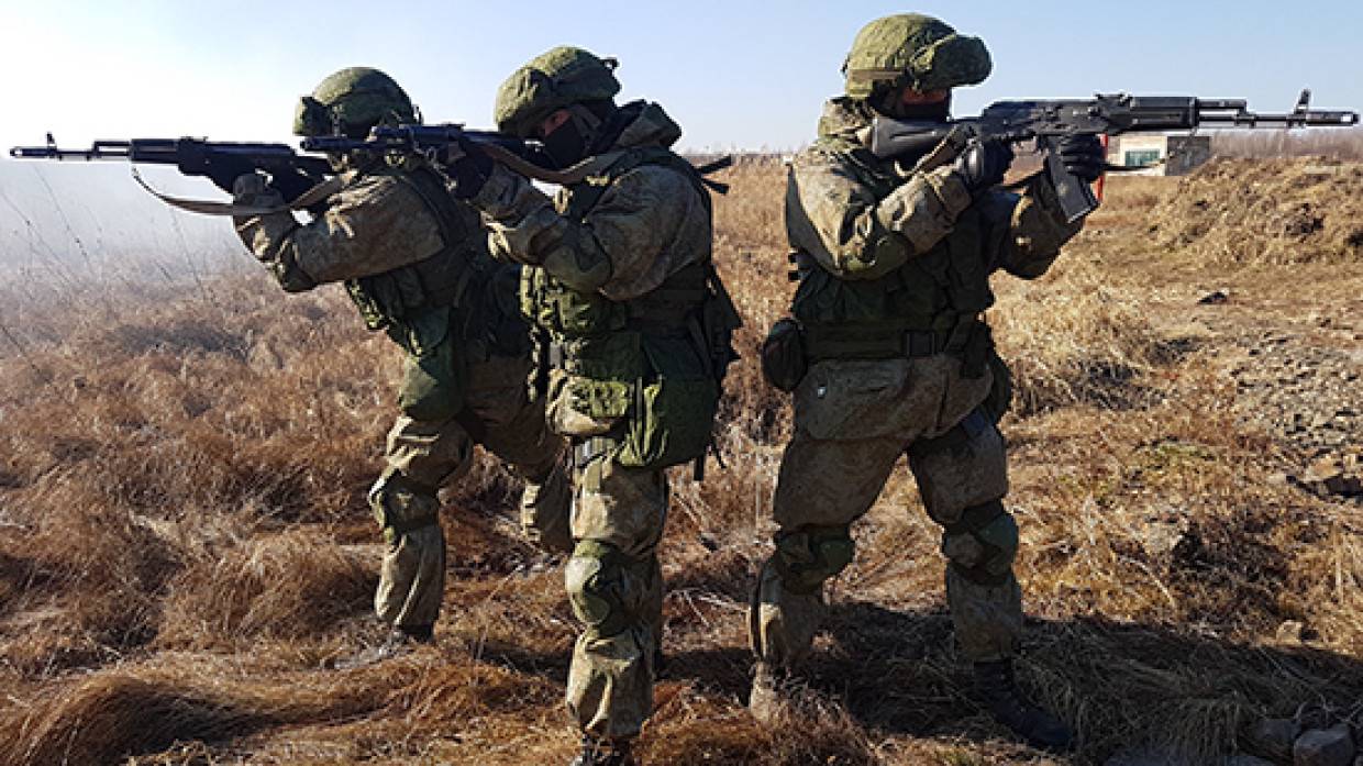 Военнослужащие ЮВО провели в Карачаево-Черкесии состязания по скоростному восхождению в горы