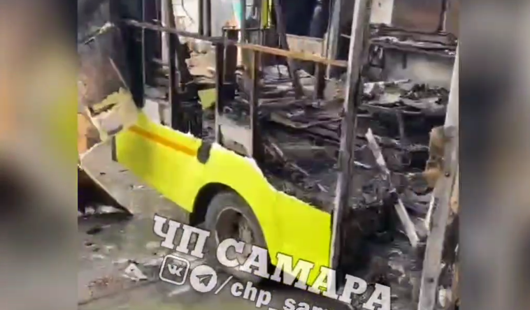 В Самарском управлении МЧС рассказали подробности о сгоревшей карете скорой помощи