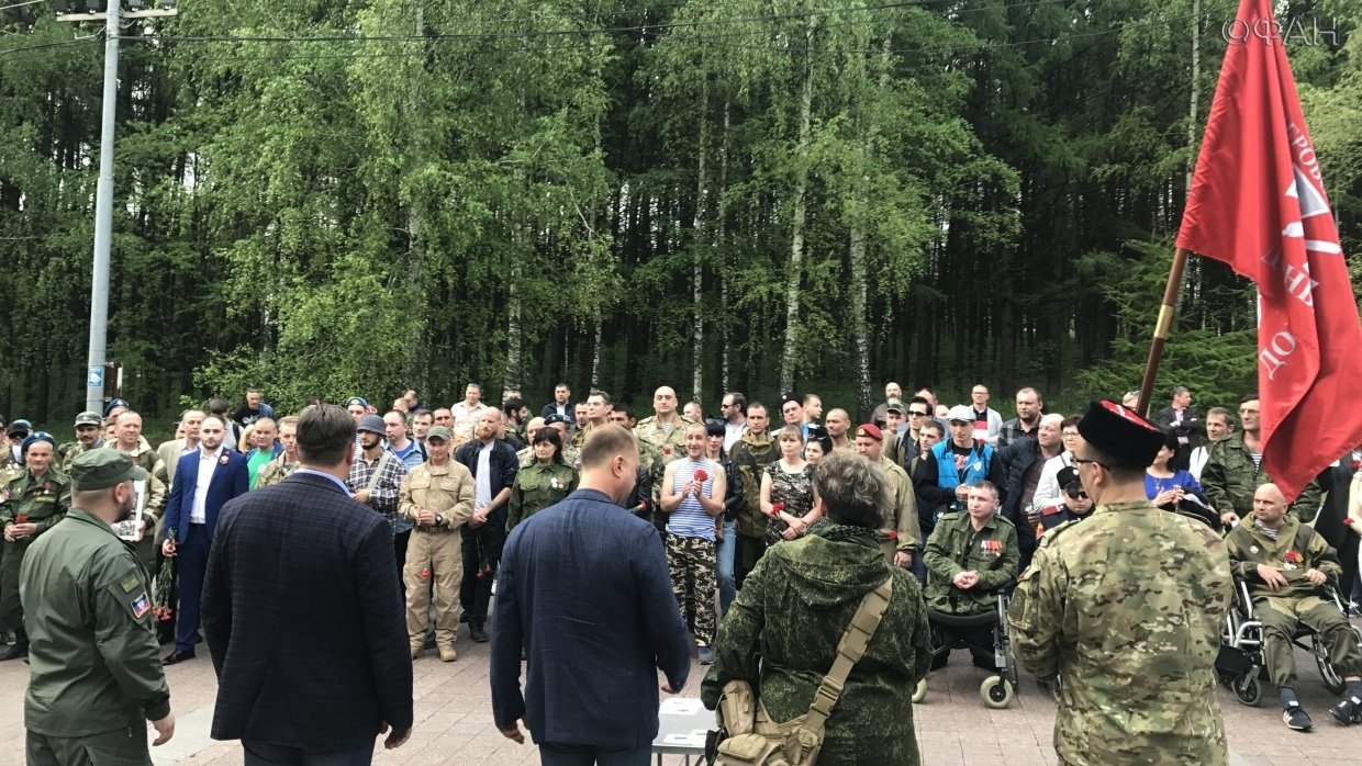 Добровольцы Донбасса «сверили часы» на Поклонной горе в Москве