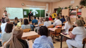 Сотрудники Госавтоинспекции Самарской области ведут профилактическую работу с родителями школьников