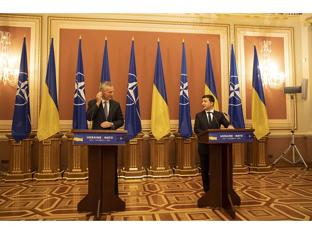 «Украина пошла по худшему пути, а её единственным инструментом в мировой политике стало попрошайничество» украина