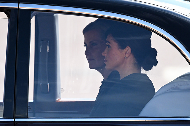 В Лондоне проходит прощание с королевой Елизаветой II Монархии